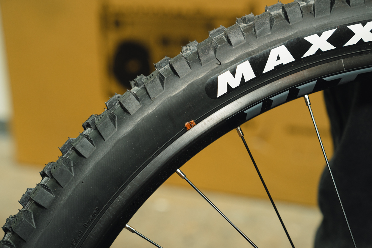 how to fix a flat tubeless tire