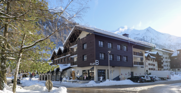 Plan B Hotel – Living Chamonix