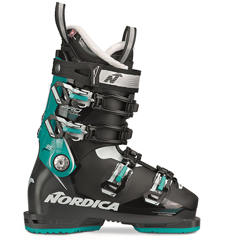 The best women's ski boots of 2020-2021