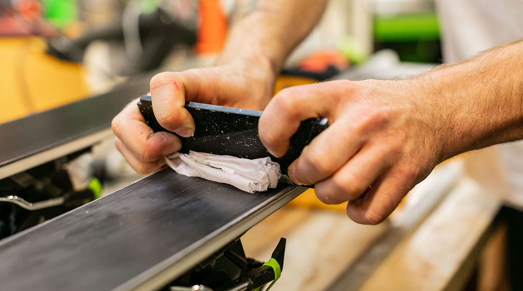 How To Wax Skis Snowboards At Home Evo