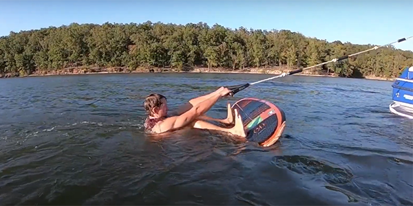 How to get up wakesurfing