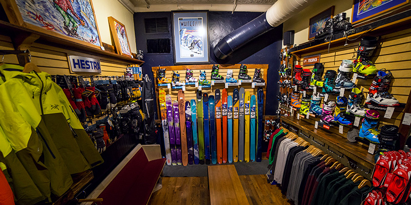 La Familia Partner - The White Room Mountain Shop - Whitefish, MT | evo