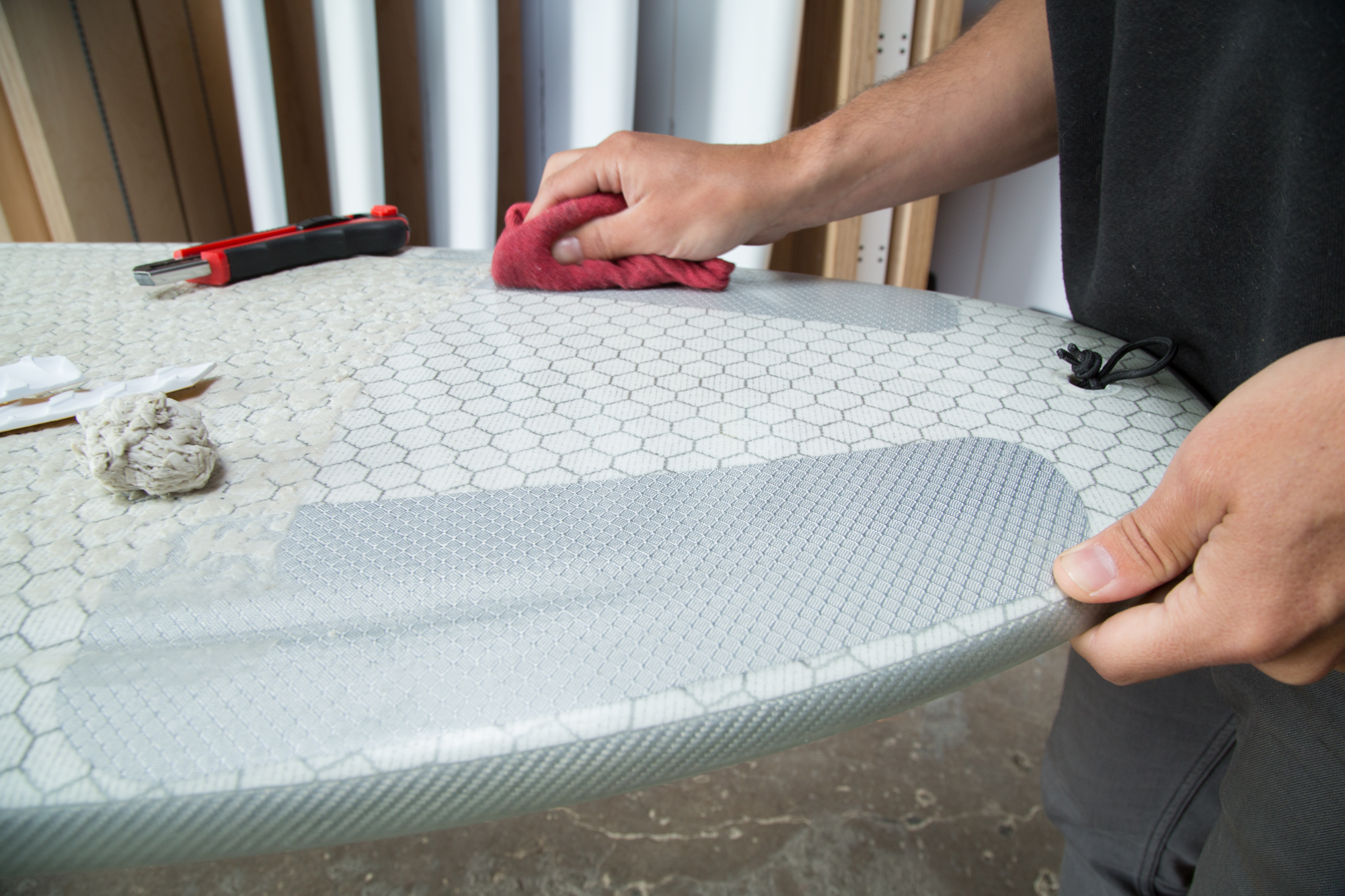 Step-by-Step Guide: Applying a Grip Pad to Your Padel Racket